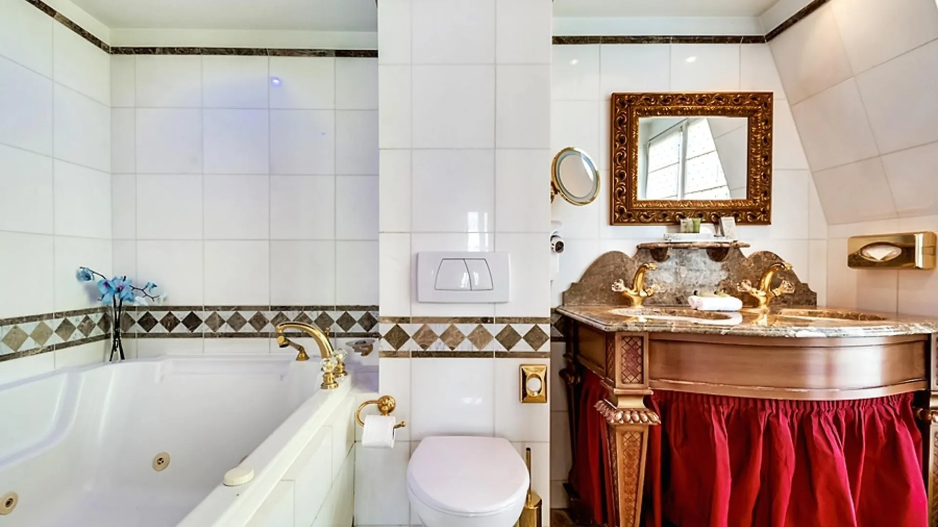 La Royale Hotel 4*
