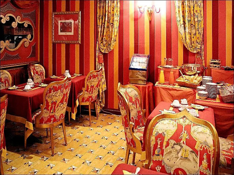 La Royale Hotel 4*