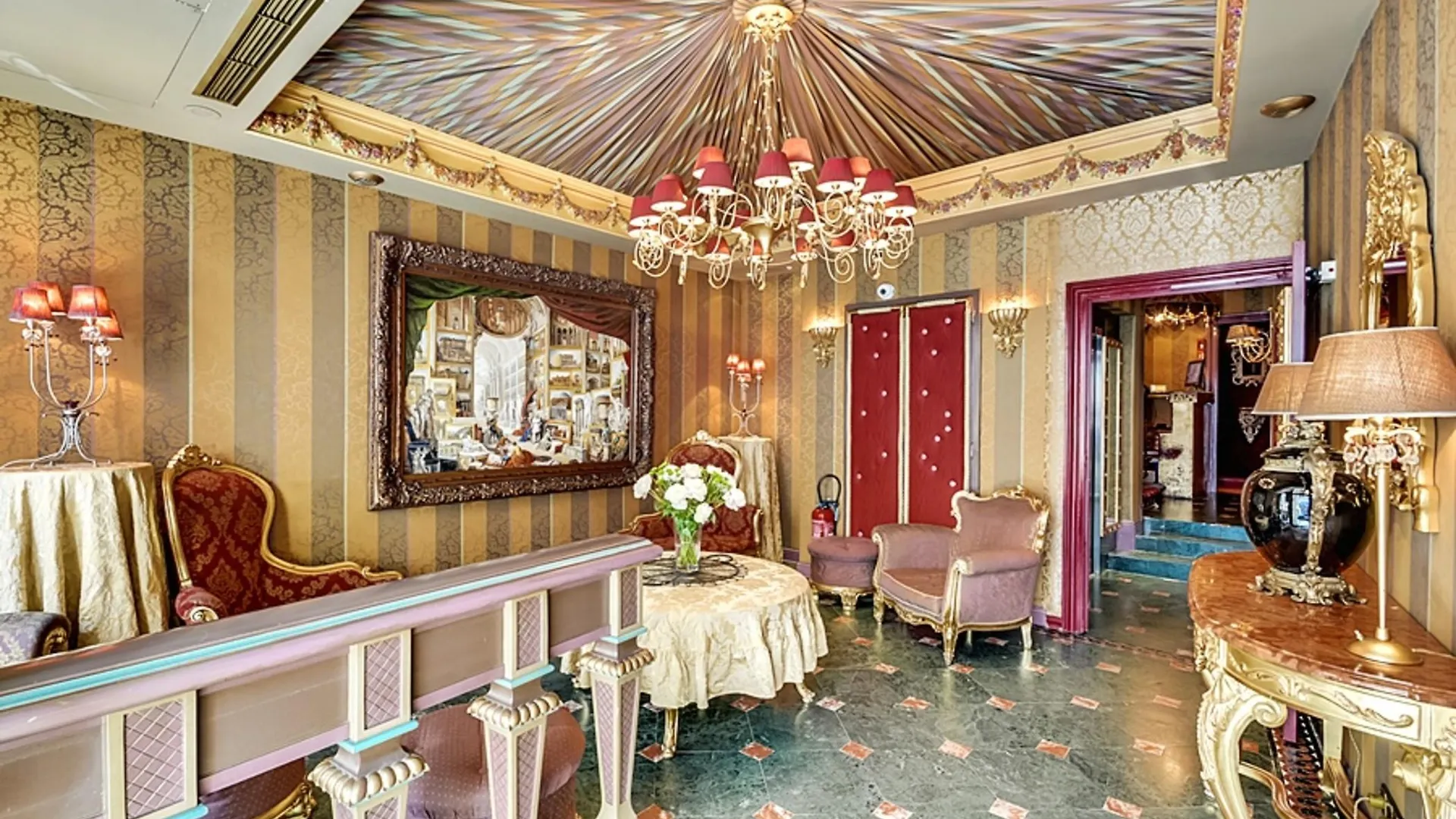 La Royale Hotell