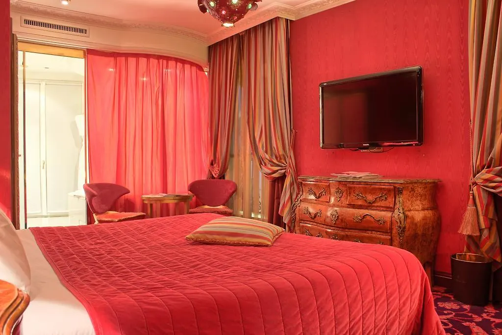 Hotell La Royale 4*